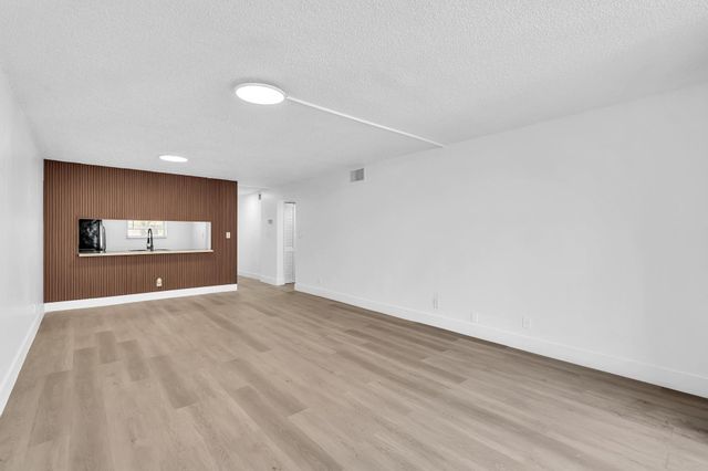 7175 Orange Drive 111H, Davie, FL 33314