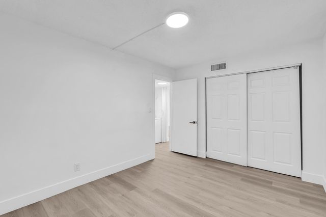 7175 Orange Drive 111H, Davie, FL 33314