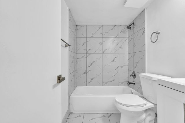 7175 Orange Drive 111H, Davie, FL 33314