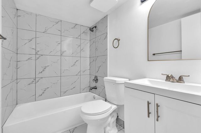 7175 Orange Drive 111H, Davie, FL 33314