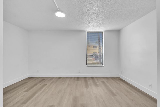 7175 Orange Drive 111H, Davie, FL 33314