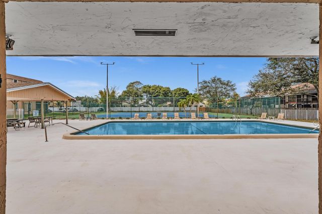 7175 Orange Drive 111H, Davie, FL 33314