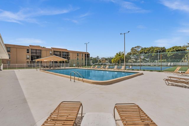 7175 Orange Drive 111H, Davie, FL 33314