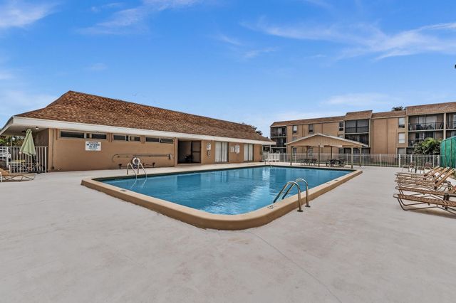 7175 Orange Drive 111H, Davie, FL 33314