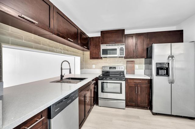 7175 Orange Drive 111H, Davie, FL 33314