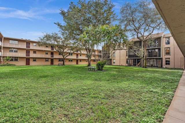 7175 Orange Drive 111H, Davie, FL 33314