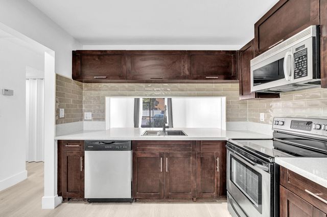 7175 Orange Drive 111H, Davie, FL 33314