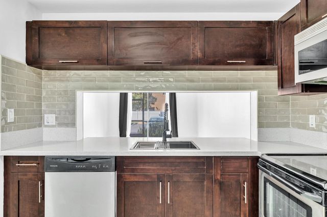 7175 Orange Drive 111H, Davie, FL 33314