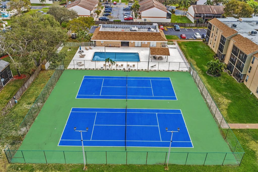 7175 Orange Drive 111H, Davie, FL 33314