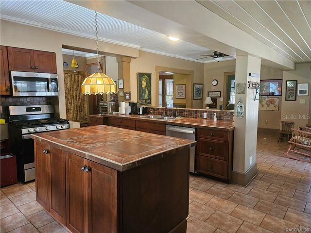 754 NE 2ND AVENUE, Crystal River, FL 34428