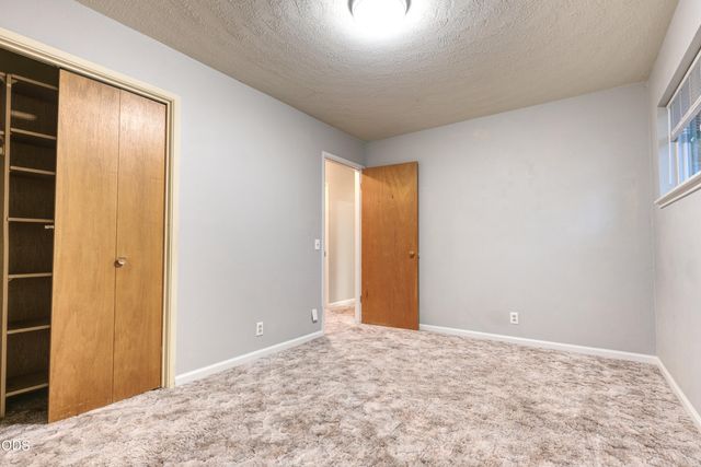 1921 Regina Way, Grants Pass, OR 97527