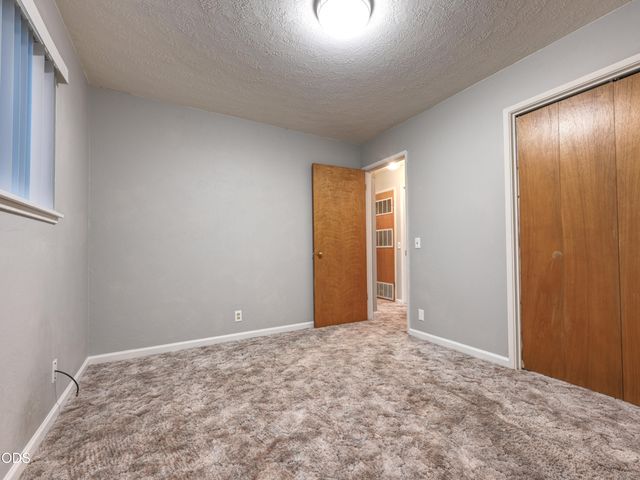 1921 Regina Way, Grants Pass, OR 97527