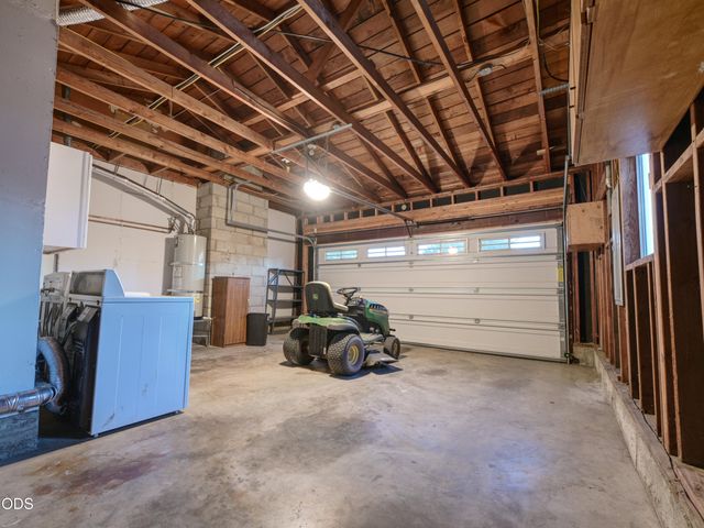 1921 Regina Way, Grants Pass, OR 97527