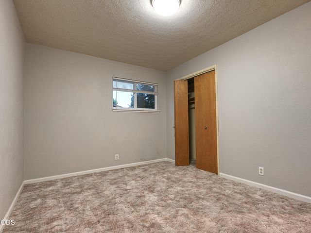 1921 Regina Way, Grants Pass, OR 97527