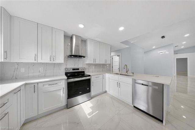 1412 NE 1st ST, Cape Coral, FL 33909
