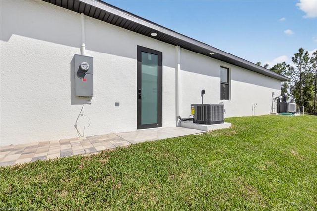 1412 NE 1st ST, Cape Coral, FL 33909