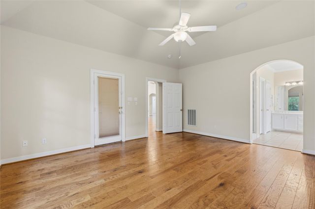 106 Lazy Springs Drive, Conroe, TX 77356