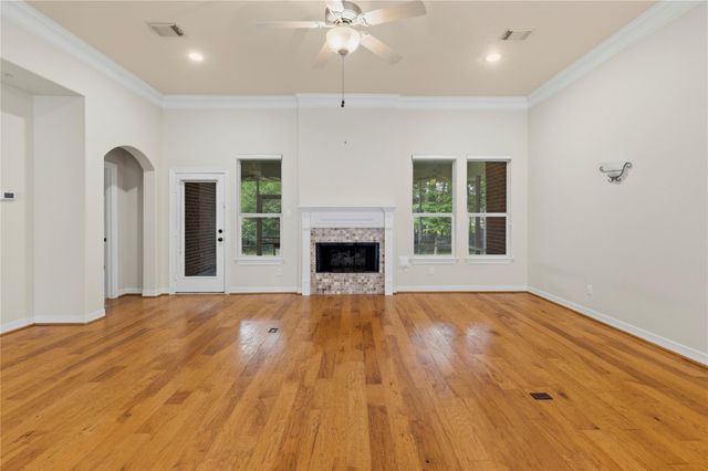 106 Lazy Springs Drive, Conroe, TX 77356