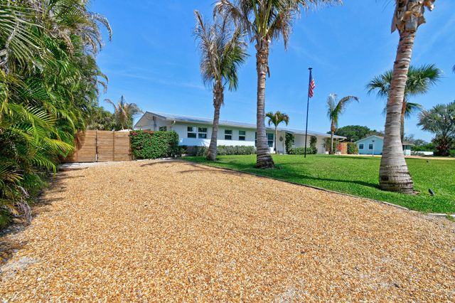 12890 SE Circle Drive, Hobe Sound, FL 33455