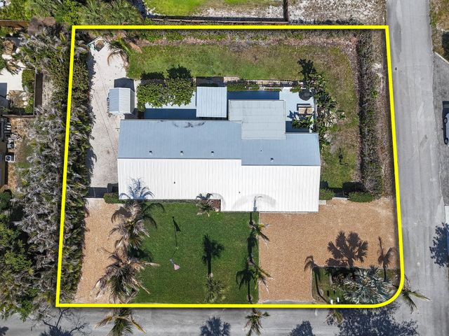 12890 SE Circle Drive, Hobe Sound, FL 33455