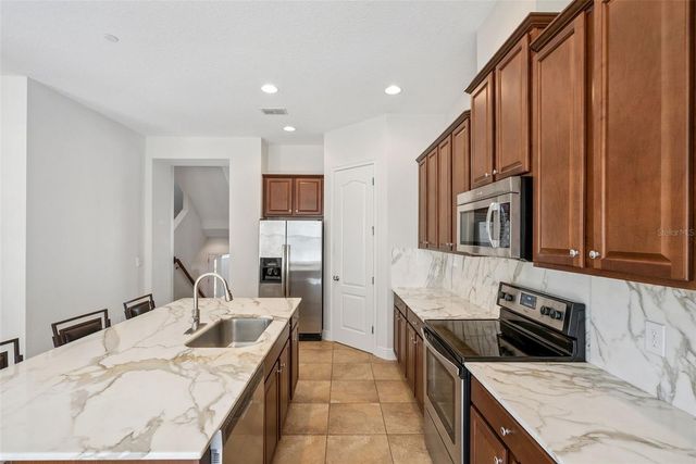 653 PAVIA LOOP, Lake Mary, FL 32746