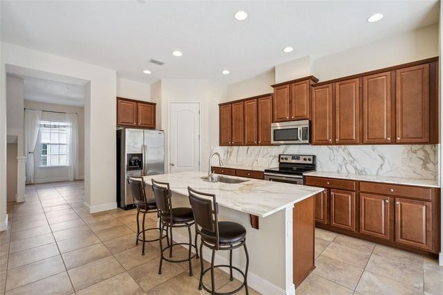 653 PAVIA LOOP, Lake Mary, FL 32746