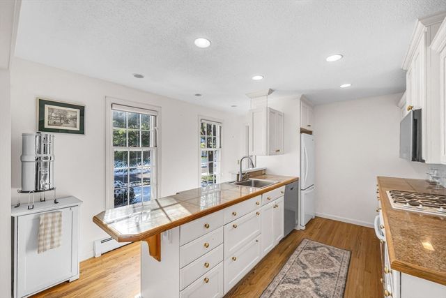 132 Coventry Lane, Longmeadow, MA 01106