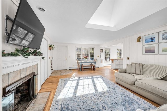 132 Coventry Lane, Longmeadow, MA 01106