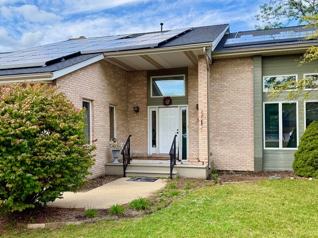 120 W Grandin Road, Morris, IL 60450