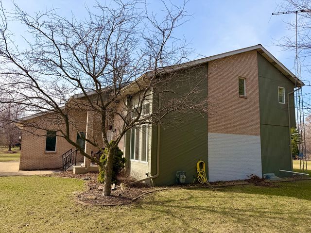 120 W Grandin Road, Morris, IL 60450