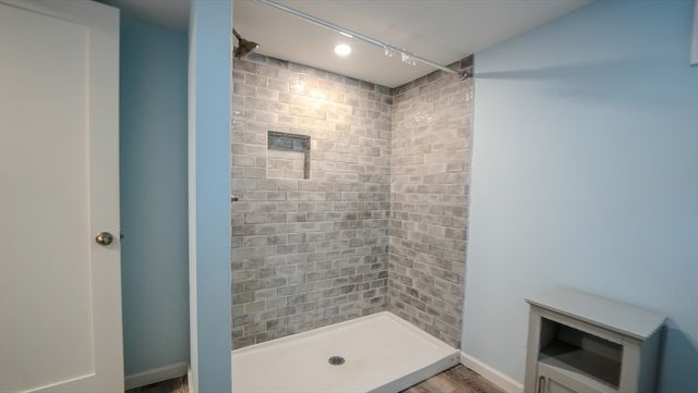 14 Melinda Ln, Easthampton, MA 01027