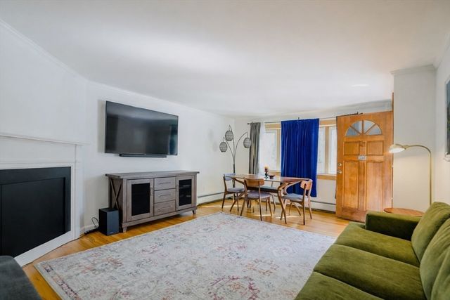 14 Melinda Ln, Easthampton, MA 01027