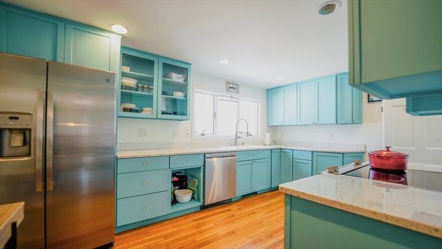 14 Melinda Ln, Easthampton, MA 01027