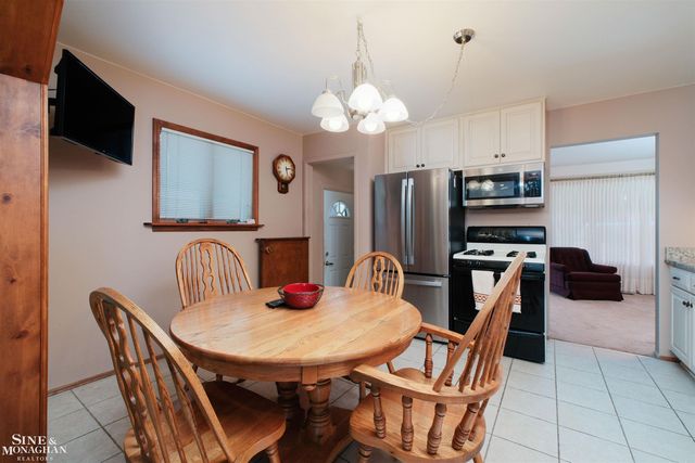 16115 Yew Street, Roseville, MI 48066