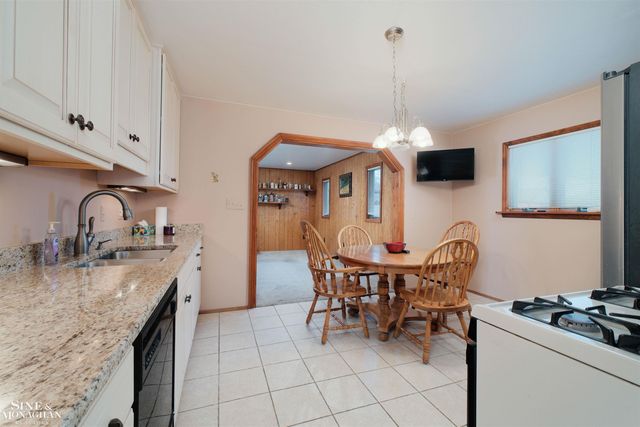 16115 Yew Street, Roseville, MI 48066