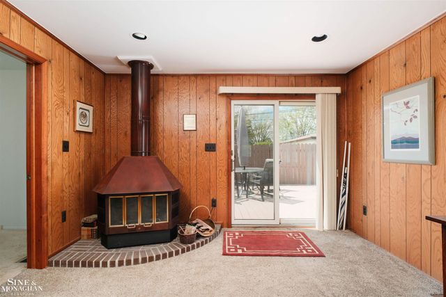 16115 Yew Street, Roseville, MI 48066