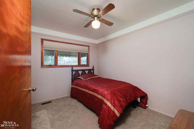 16115 Yew Street, Roseville, MI 48066