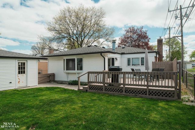 16115 Yew Street, Roseville, MI 48066