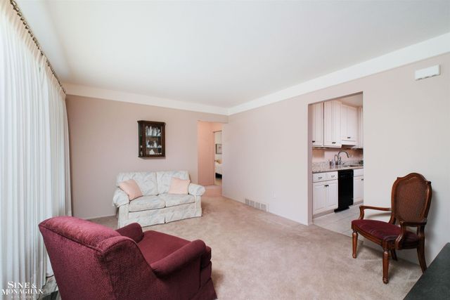 16115 Yew Street, Roseville, MI 48066