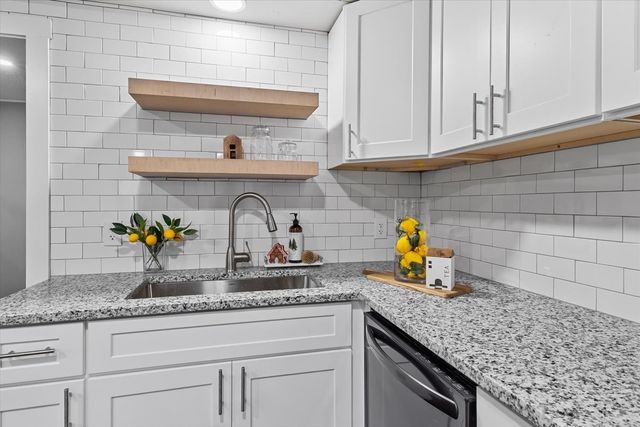 861 E Happy Hollow Dr, Clarksville, TN 37040