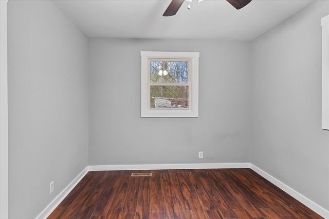 861 E Happy Hollow Dr, Clarksville, TN 37040