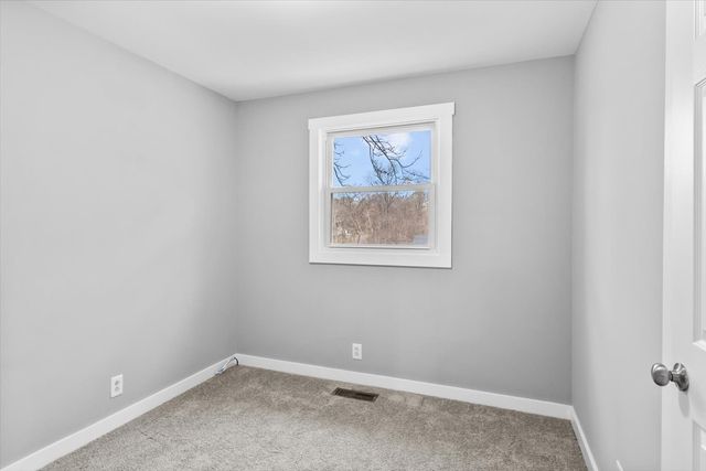 861 E Happy Hollow Dr, Clarksville, TN 37040