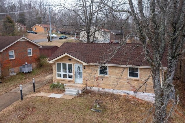 861 E Happy Hollow Dr, Clarksville, TN 37040