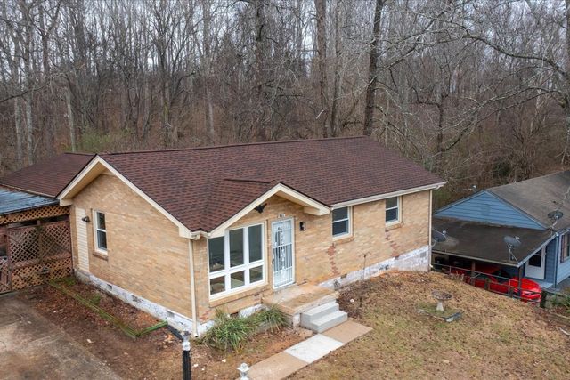 861 E Happy Hollow Dr, Clarksville, TN 37040