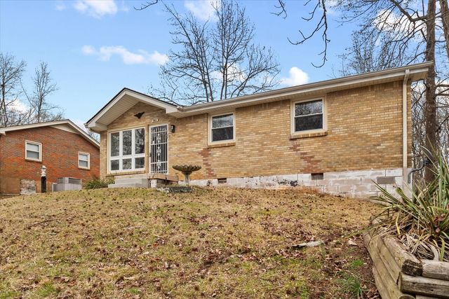 861 E Happy Hollow Dr, Clarksville, TN 37040
