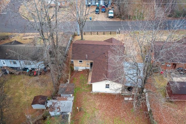 861 E Happy Hollow Dr, Clarksville, TN 37040