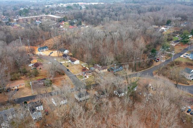 861 E Happy Hollow Dr, Clarksville, TN 37040