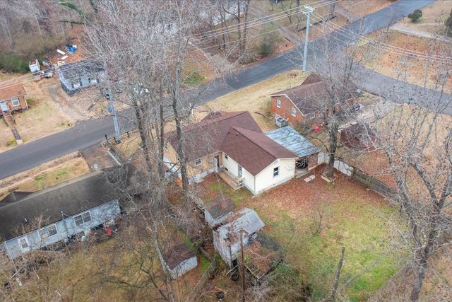 861 E Happy Hollow Dr, Clarksville, TN 37040