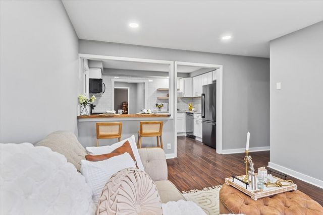 861 E Happy Hollow Dr, Clarksville, TN 37040