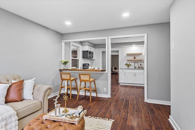 861 E Happy Hollow Dr, Clarksville, TN 37040